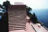 Architettura Mediterranea: Villa Malaparte a Punta Masullo, Capri, Campania, Italia: di Adalberto LIBERA  fotografia: Francesco Saverio ALESSIO © copyright 1985